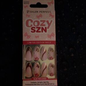 Salon Perfect Limited Edition Medium Almond Shaped Fashion Nails